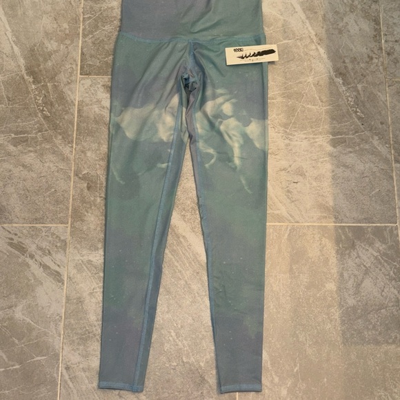 Teeki Leggings - Picture 1 of 4